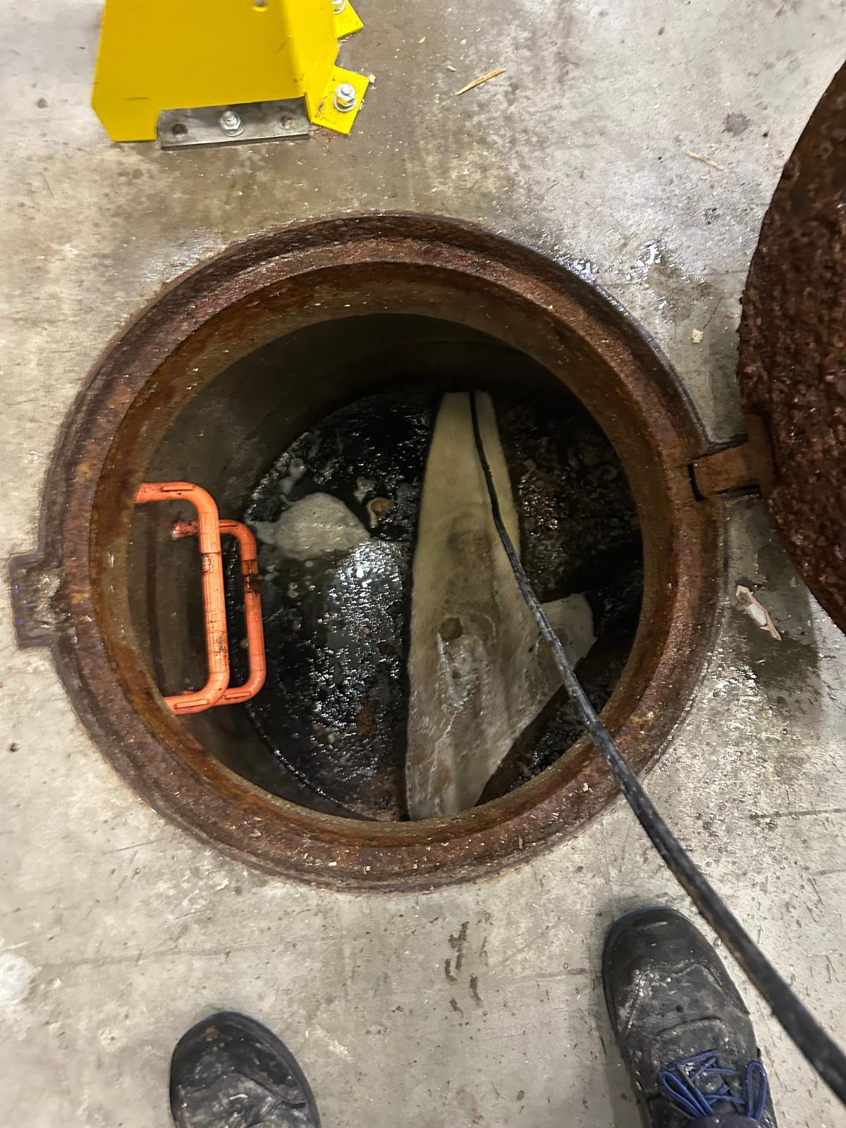 réseau saturé eaux usée stagnante et mauvaises odeurs